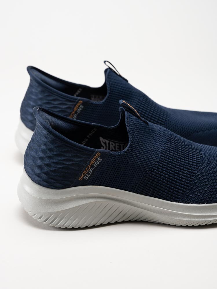 Skechers - Ultra Flex 3.0 - Mörkblå slip on sneakers i textil