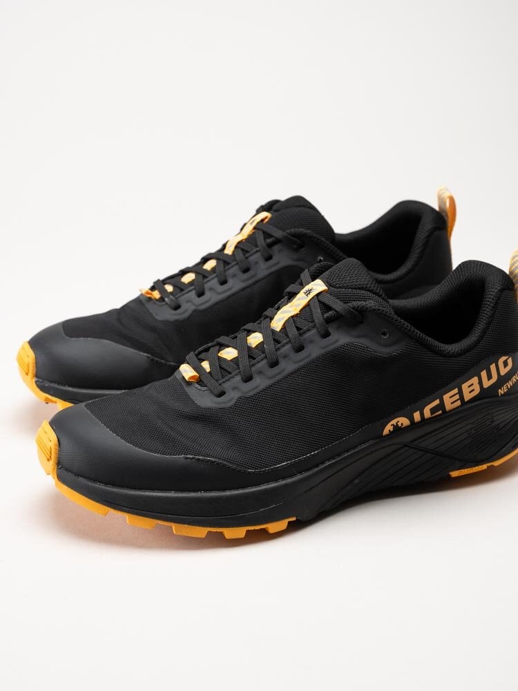 Icebug - NewRun Mens BUGrip - Svarta löparskor med dubbar