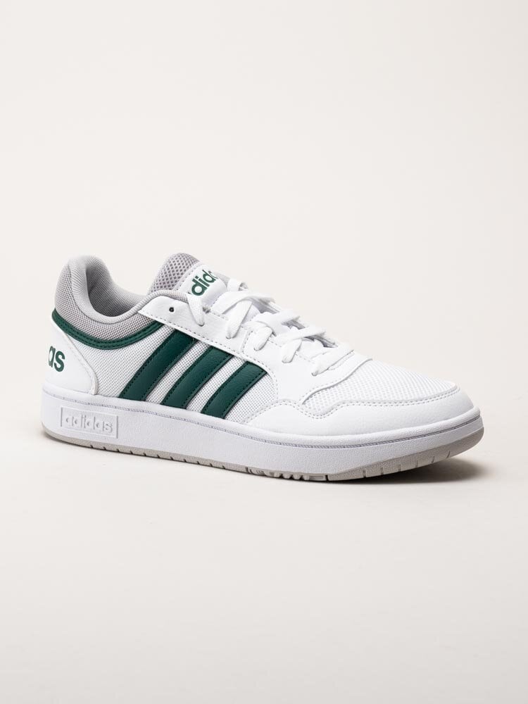 Adidas - hoops 3.0 - Vita sneakers i skinnimitation