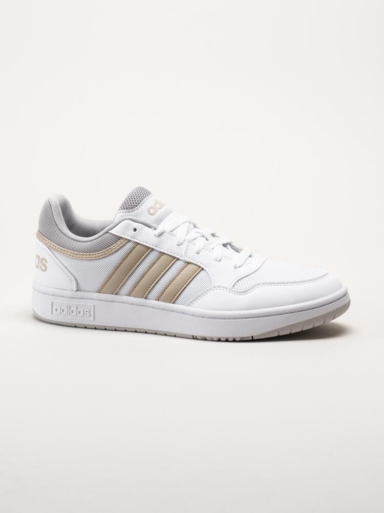 Adidas - Hoops 3.0 - Vita sneakers i skinnimitation