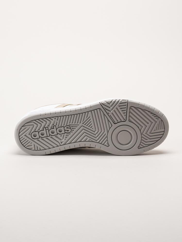 Adidas - Hoops 3.0 - Vita sneakers i skinnimitation