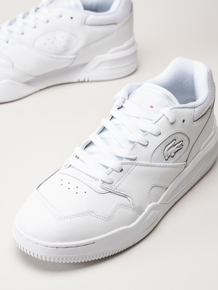 Lacoste - Vita sneakers i skinn