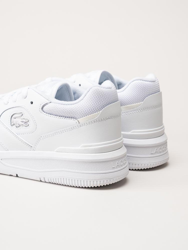 Lacoste - Vita sneakers i skinn