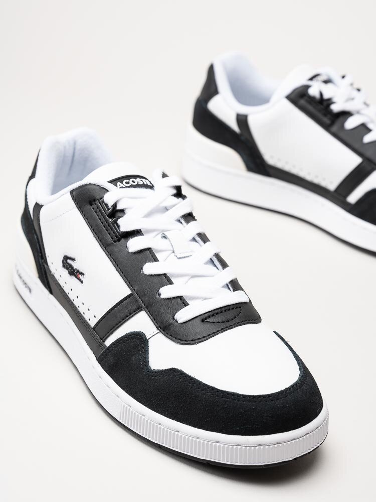 Lacoste - T-Clip - Vita sneakers med svarta detaljer