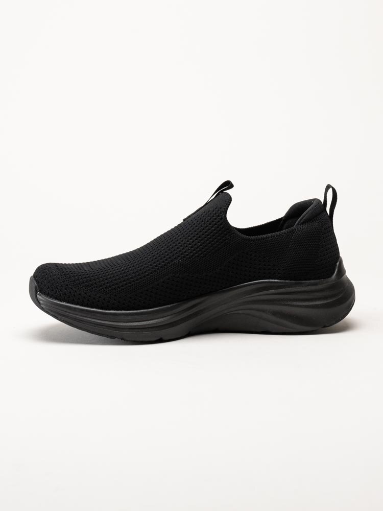 Skechers - Vapor Foam Covert - Svarta slip on sneakers i textil