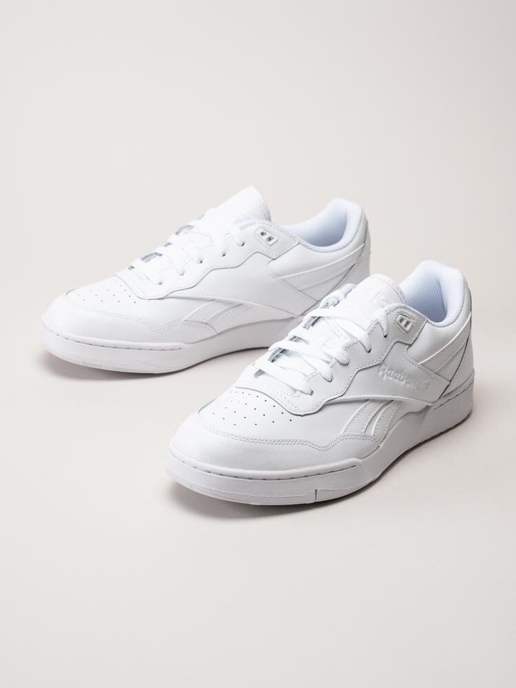 Reebok - BB 4000 II - Vita sneakers i skinn