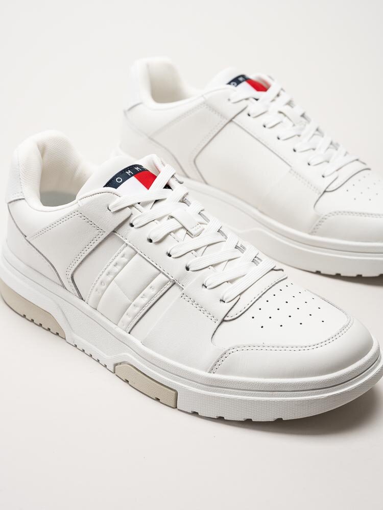 Tommy Hilfiger - The Brooklyn Leather - Vit beige sneakers i skinn