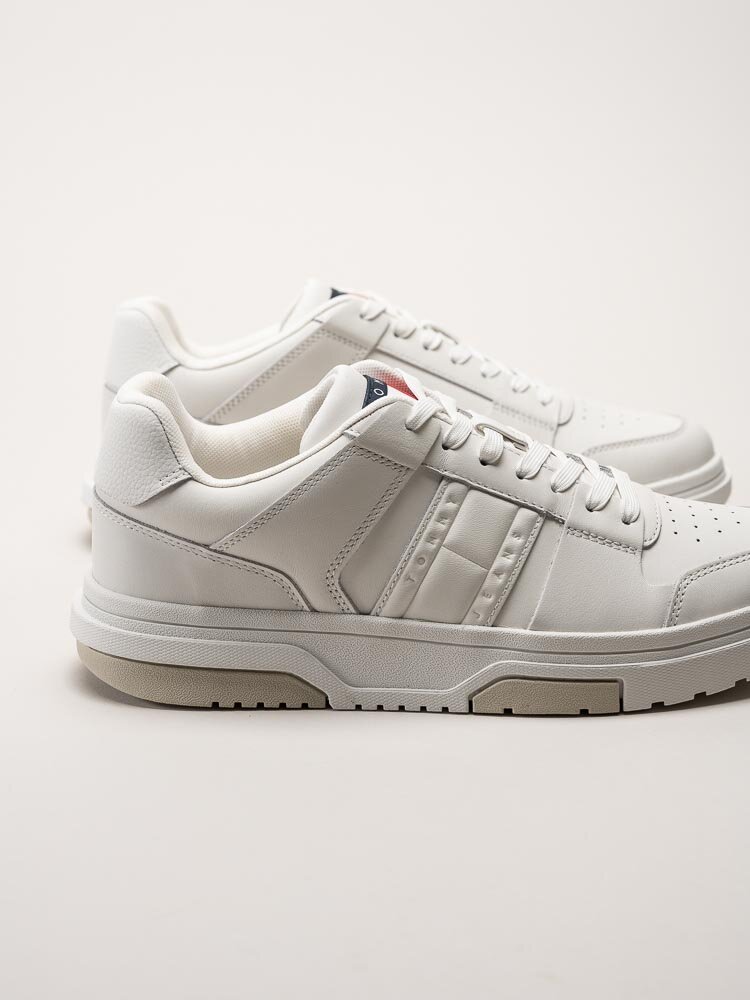 Tommy Hilfiger - The Brooklyn Leather - Vit beige sneakers i skinn