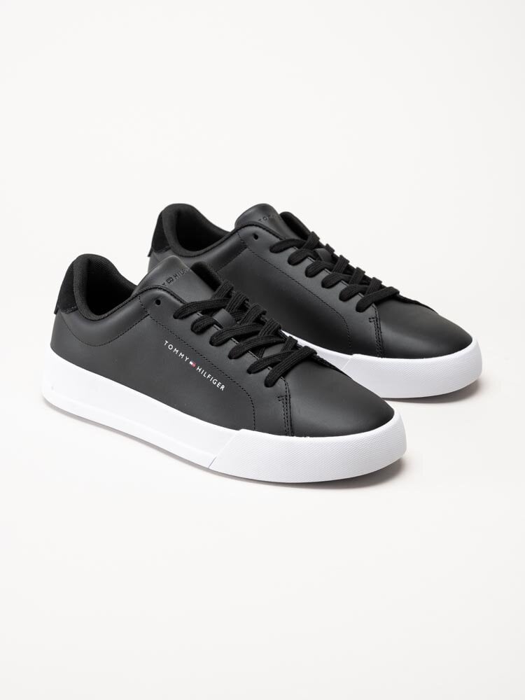 Tommy Hilfiger - Court Leather - Svarta sneakers i skinn