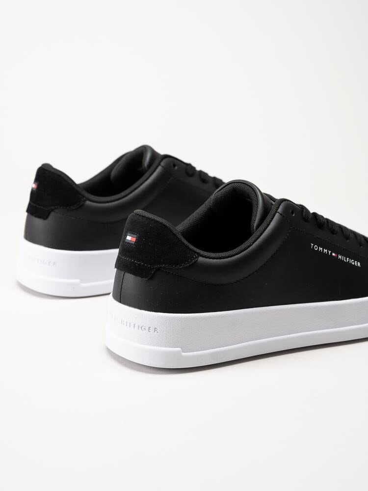 Tommy Hilfiger - Court Leather - Svarta sneakers i skinn