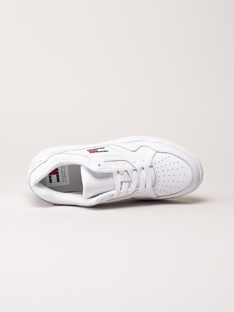 Tommy Hilfiger - TJM leather outsole color - Vita sneakers i skinn och syntet