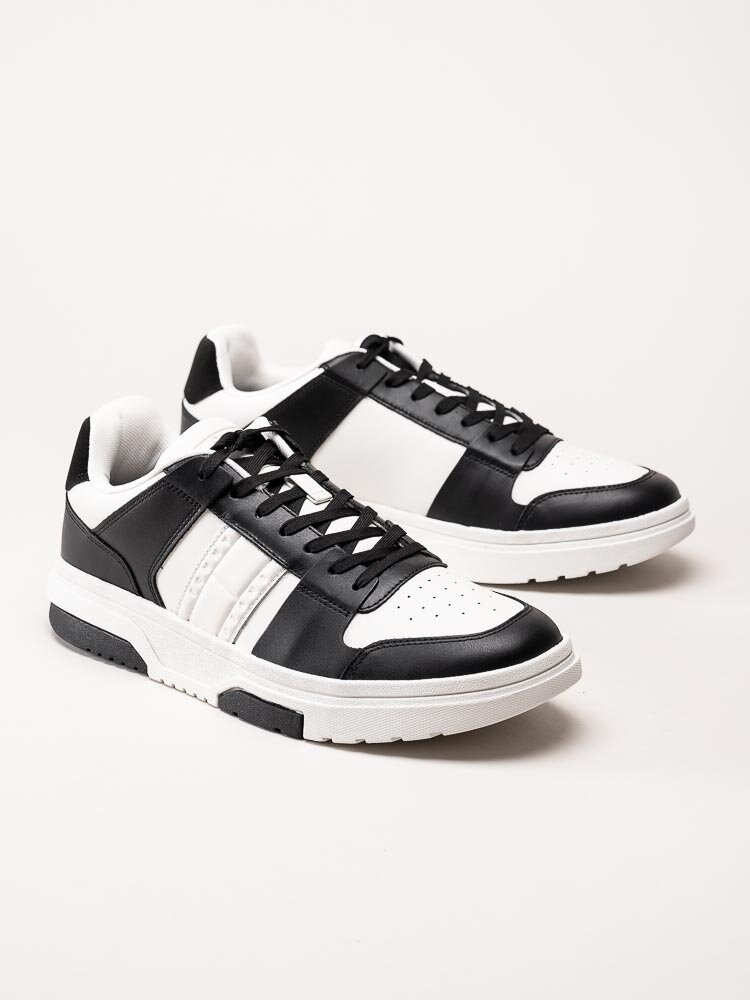 Tommy Hilfiger - TJM leather Cupsole 2.0 - Svart vita sneakers i skinn