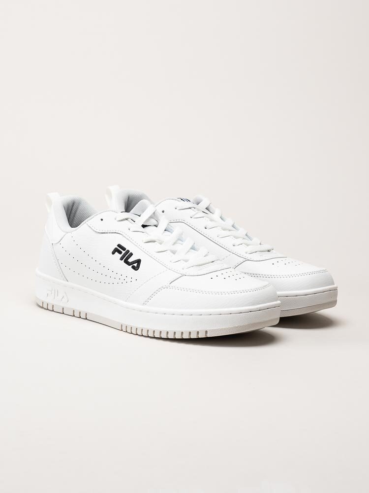 FILA - Rega - Vita sneakers i skinnimitation