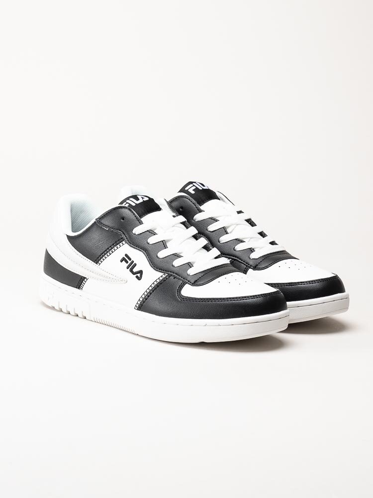 FILA - Noclaf - Svart vita sneakers i skinnimitation