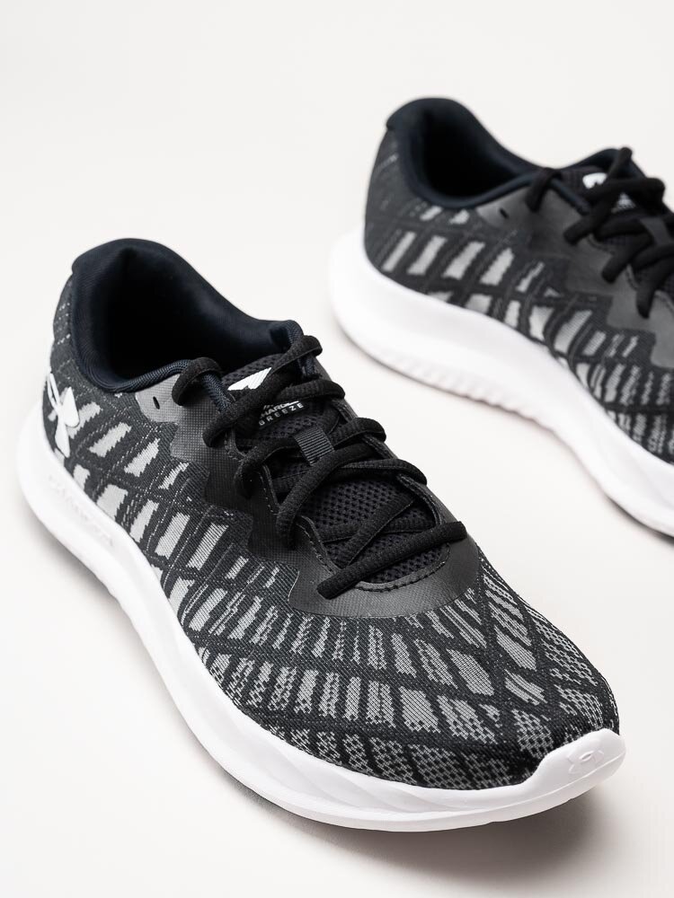 Under Armour - Charged Breeze 2 - Svarta löparskor i textil