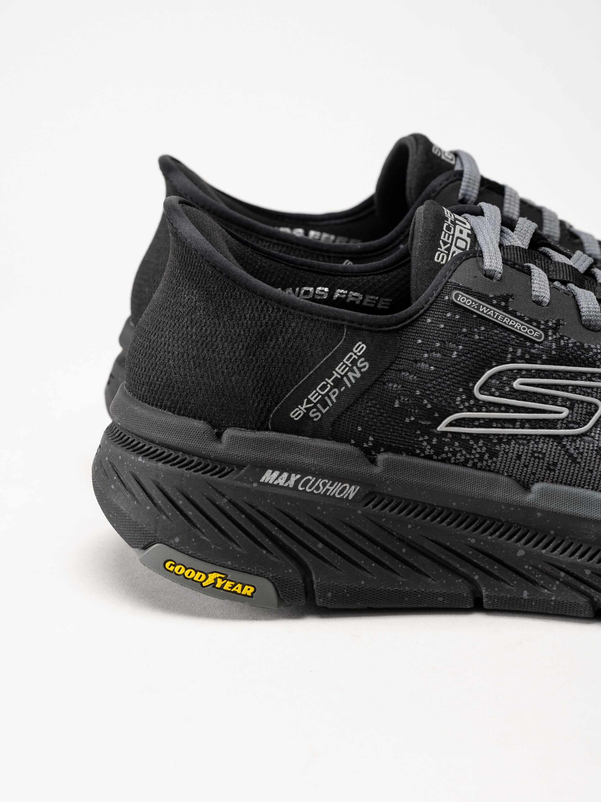 Skechers - Slip-Ins Max Cushioning - Svarta slip-ins sportskor