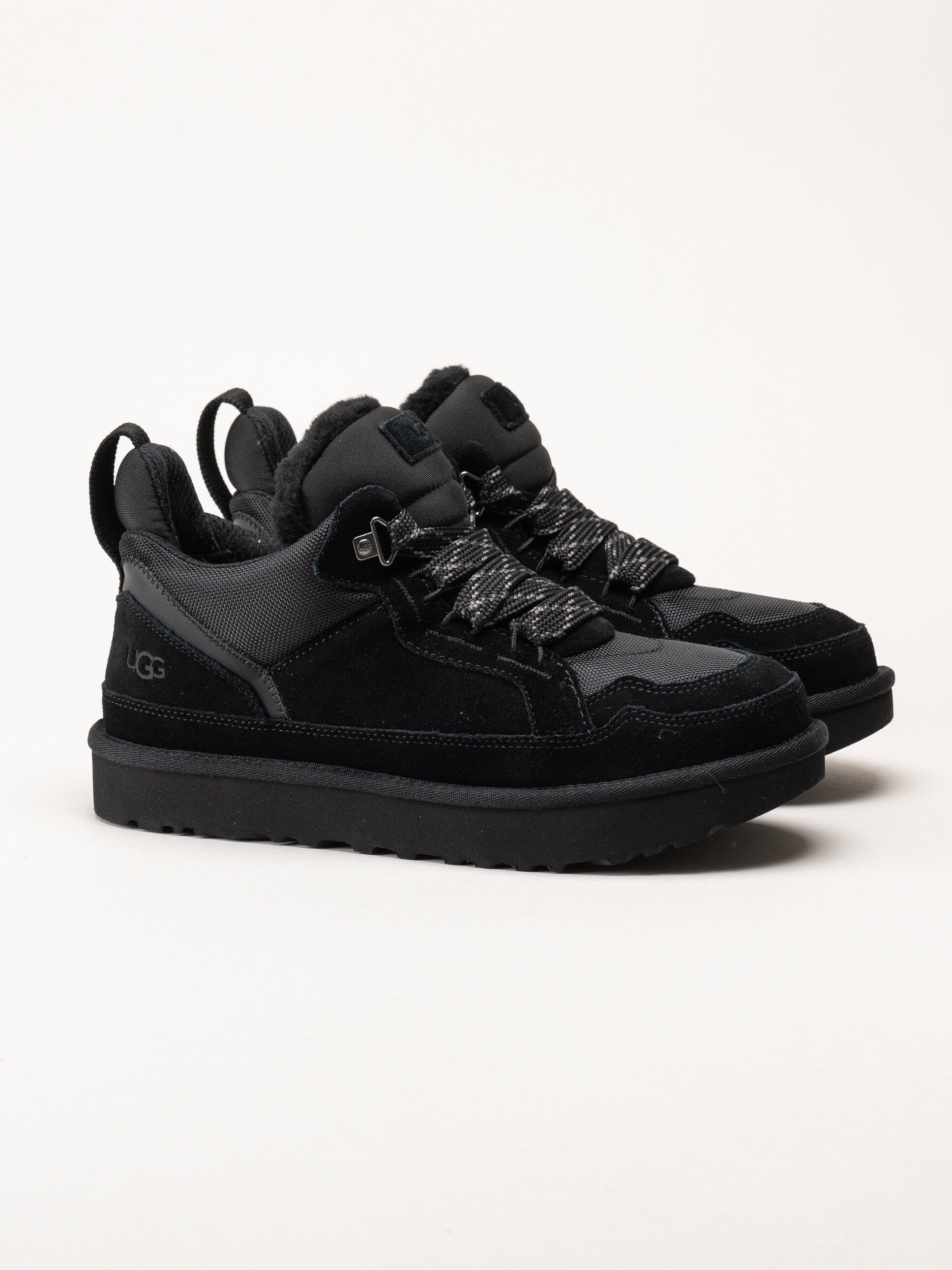 UGG - M Lowmel - Svarta ullfodrade sneakers