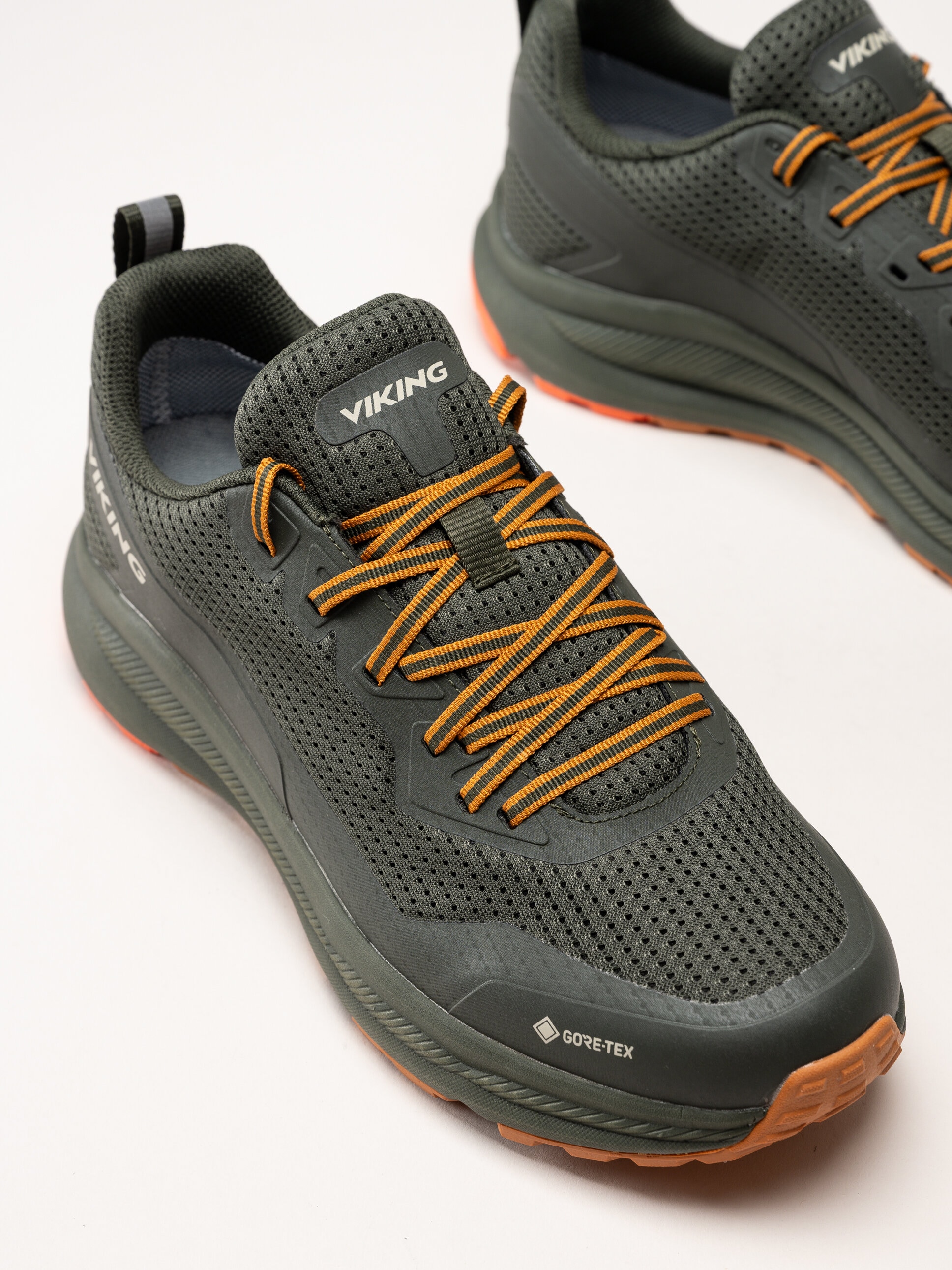 Viking Footwear - Motion Low GTX M - Gröna hybridskor med Gore-Tex