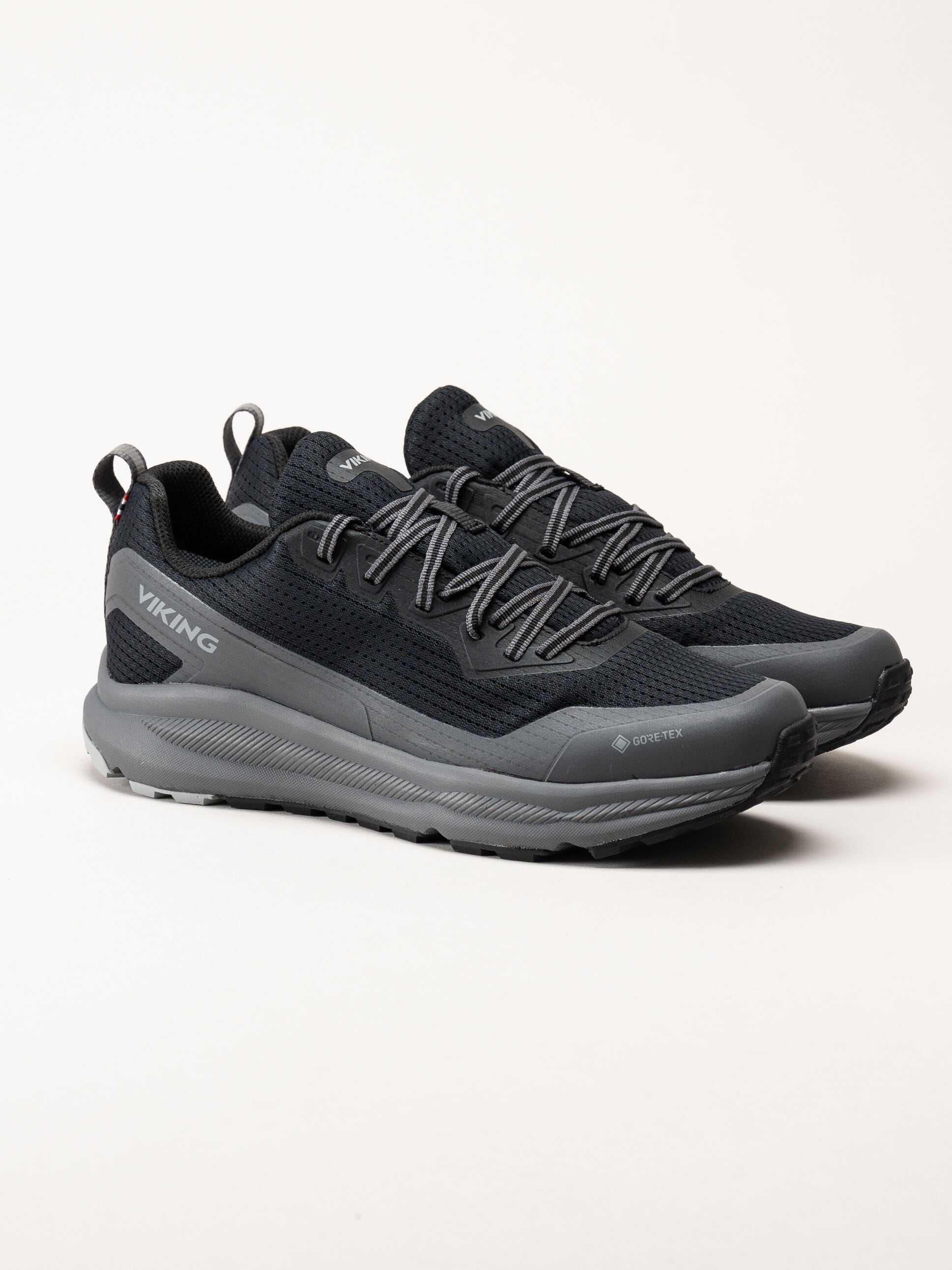 Viking Footwear - Motion Low GTX M - Svarta hybridskor med Gore-Tex