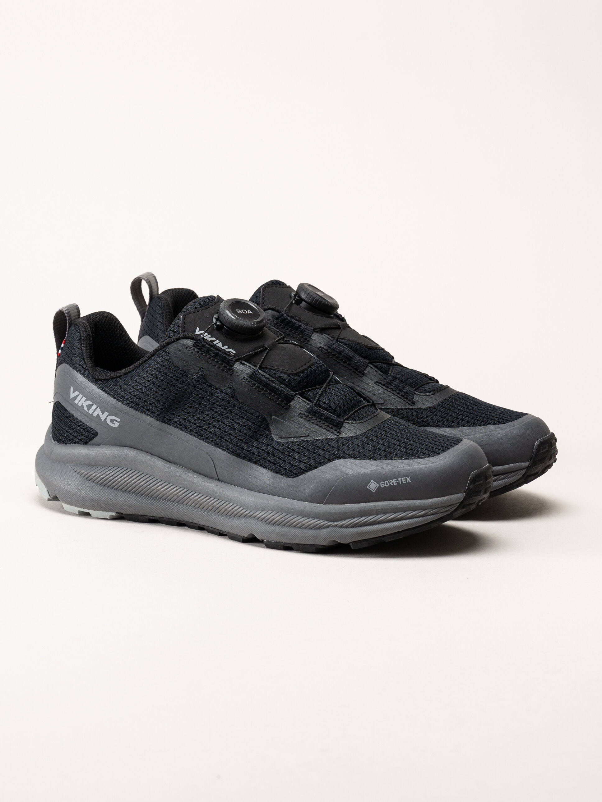 Viking Footwear - Motion Low Boa GTX M - Svarta BOA hybridskor med GoreTex