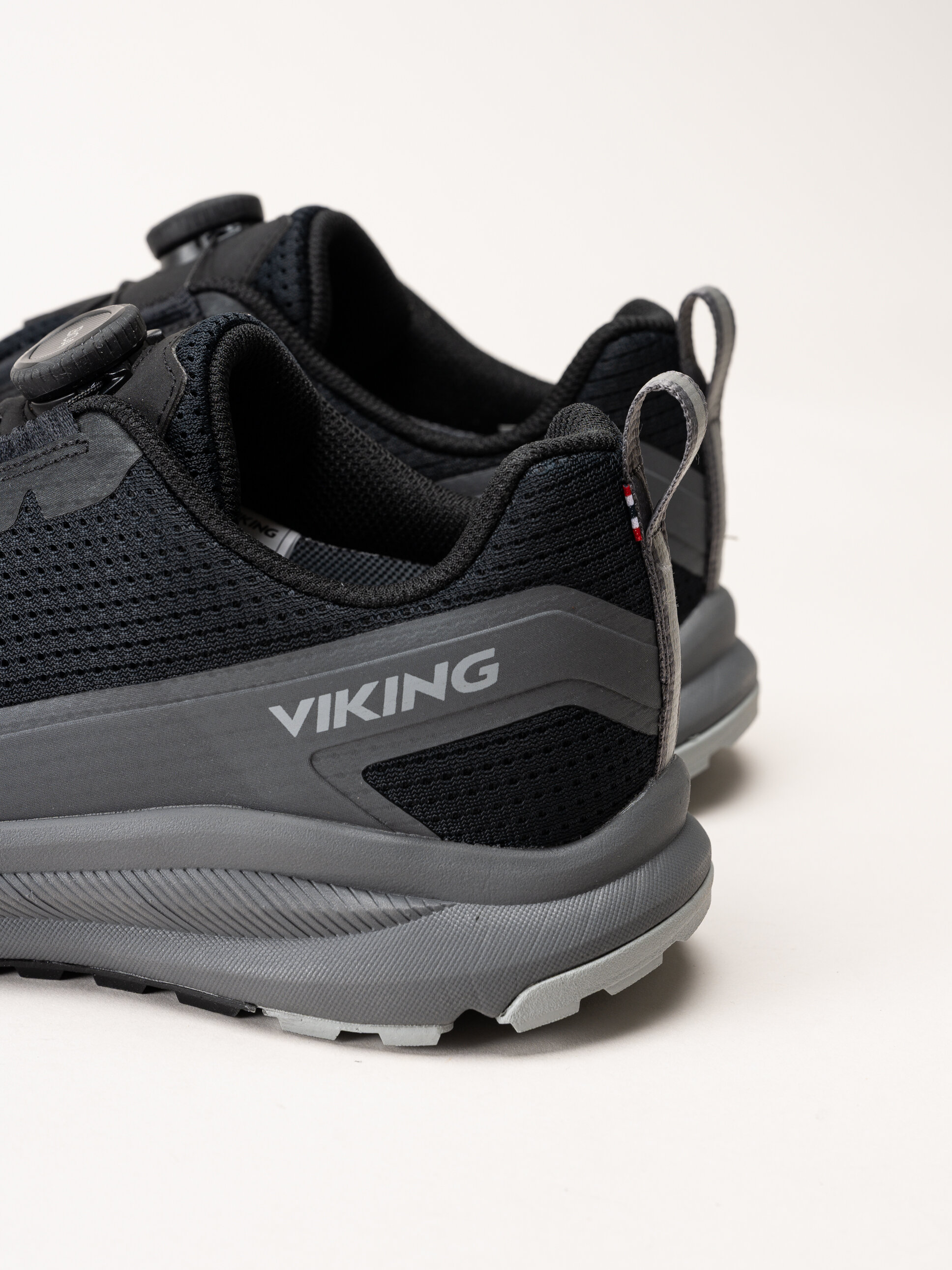 Viking Footwear - Motion Low Boa GTX M - Svarta BOA hybridskor med GoreTex
