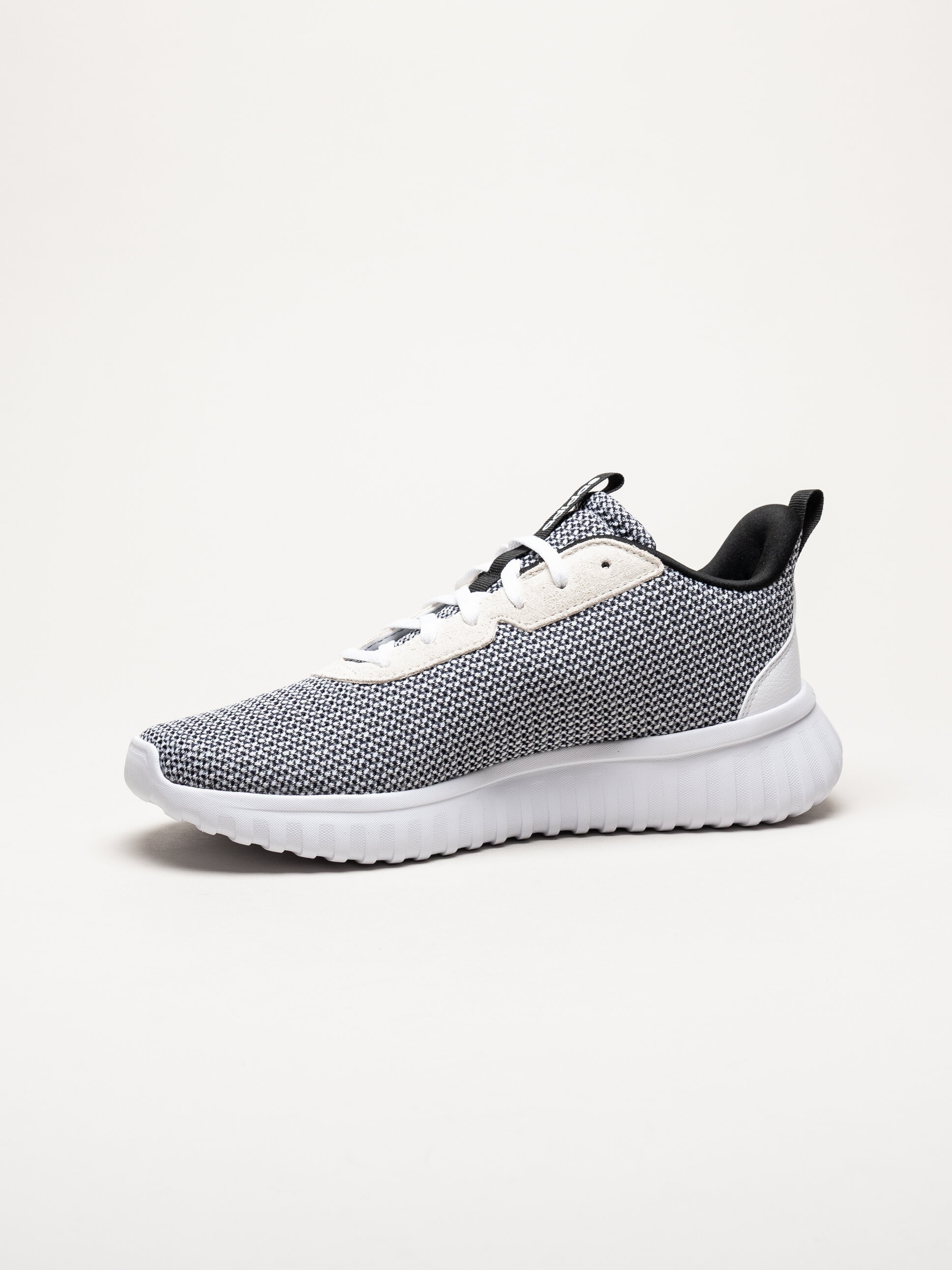 Adidas - Kaptir Base - Svartvita sneakers i textil