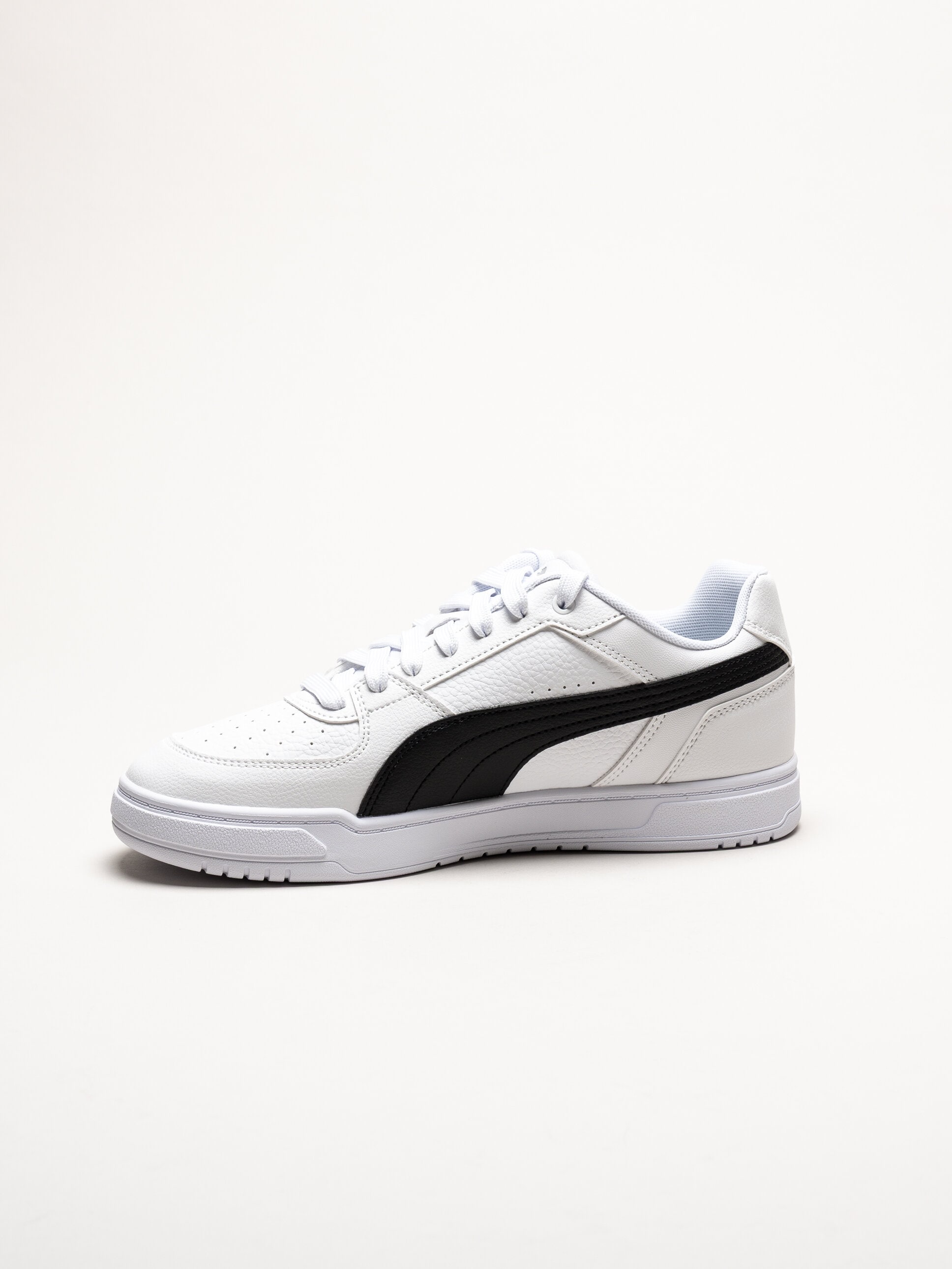 Puma - Caven III - Vita sneakers i skinnimitation