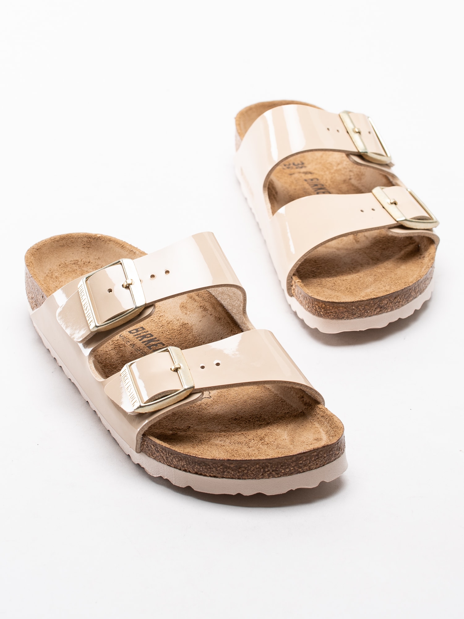 65193036 Birkenstock Arizona 10130701 beige lackade slip in sandaler-6