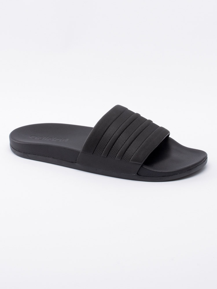 65201001 Adidas Adilette Comfort S82137 svarta slip in sandaler i Cloudfoam-1