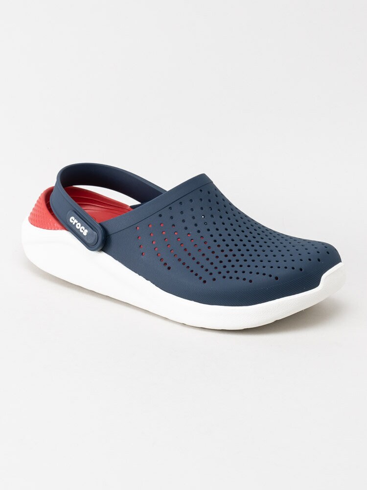 Crocs - LiteRide Clog - Mörkblå tofflor med röd sula