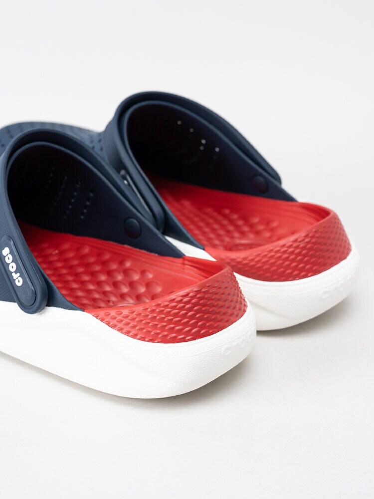 Crocs - LiteRide Clog - Mörkblå tofflor med röd sula