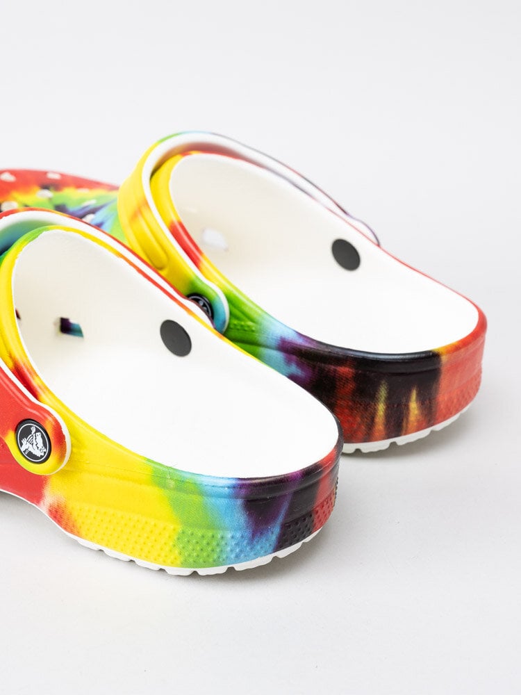 Crocs - Classic Tie Dye Graphic Clog - Multifärgade tofflor med batikmönster