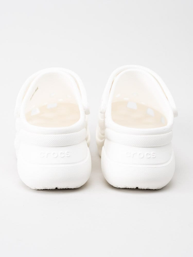 Crocs - Classic Bae Clog W - Vita clogs med platå