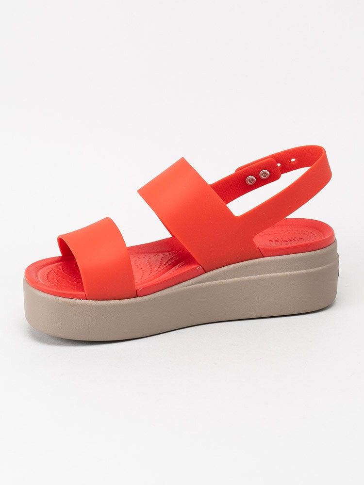 Crocs - Brooklyn low wedge - Röda platåsandaler