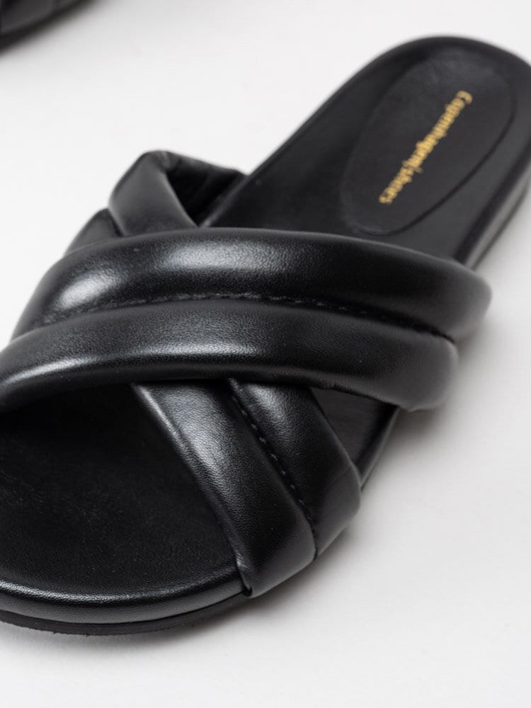 Copenhagen Shoes - COS - Svarta slip in sandaler i skinn