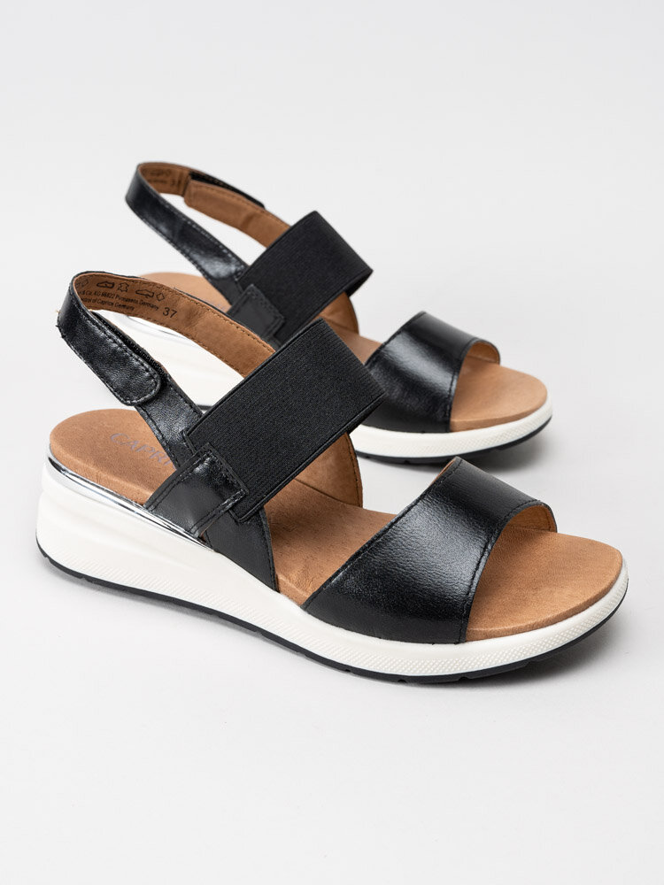 Caprice - Svarta kilklackade sandaler i skinn