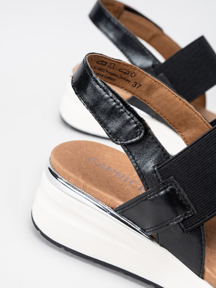 Caprice - Svarta kilklackade sandaler i skinn