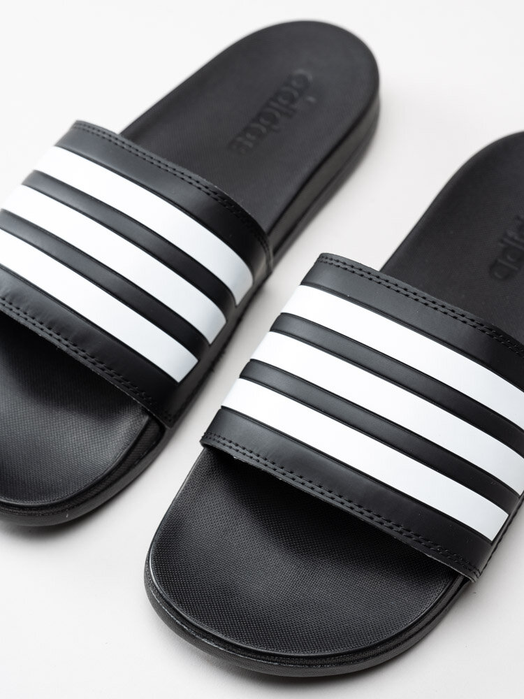 Adidas - Adilette Comfort - Svarta slip in badsandaler