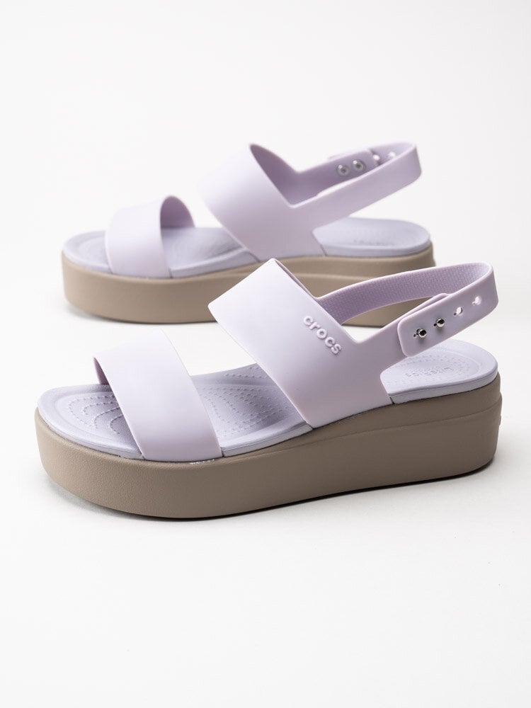 Crocs - Brooklyn Low Wedge W - Lila platåsandaletter