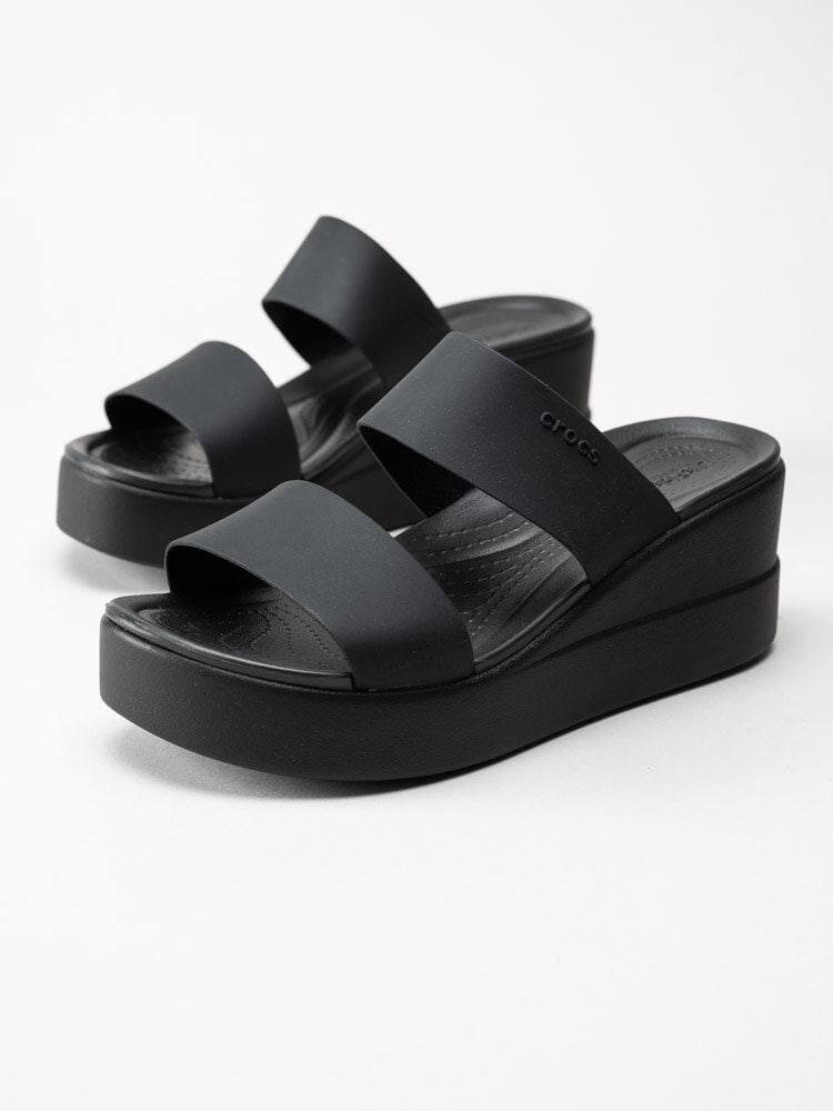 Crocs - Brooklyn Mid Wedge - Svarta slip in platåsandaler