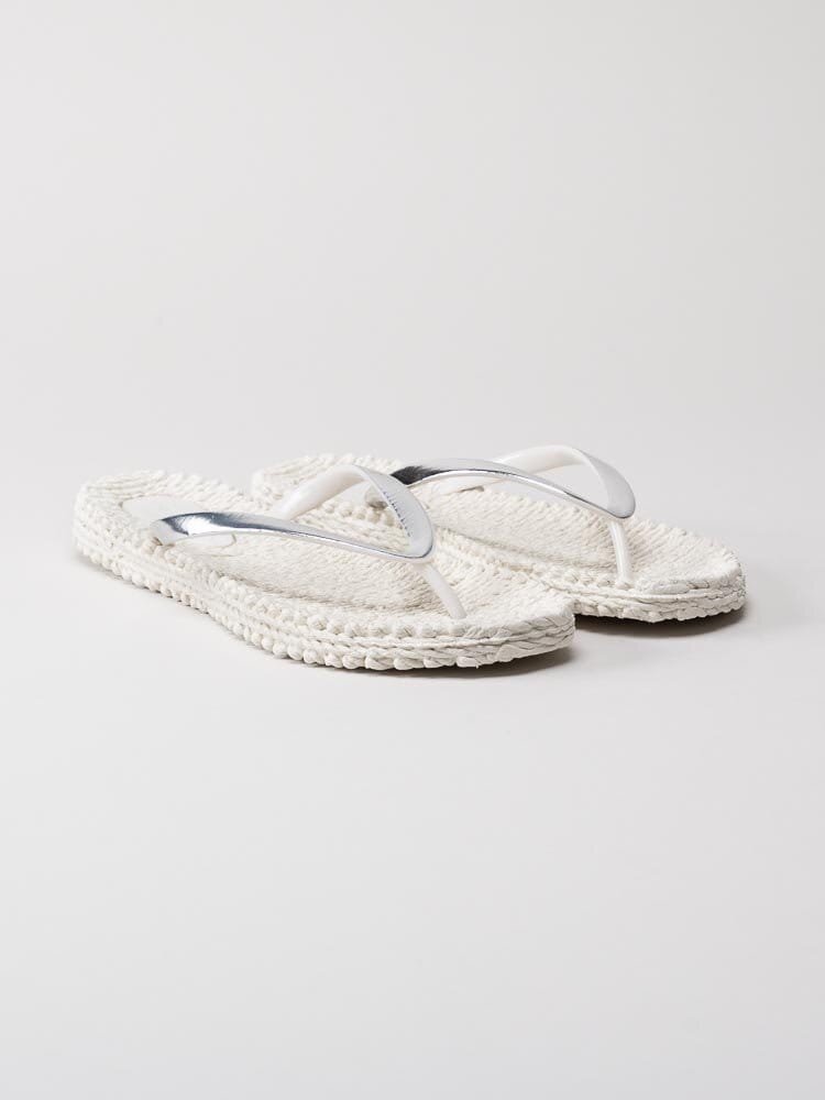 Ilse Jacobsen - Cheerful 04M - Creme vita flip flop med silverfärgade remmar