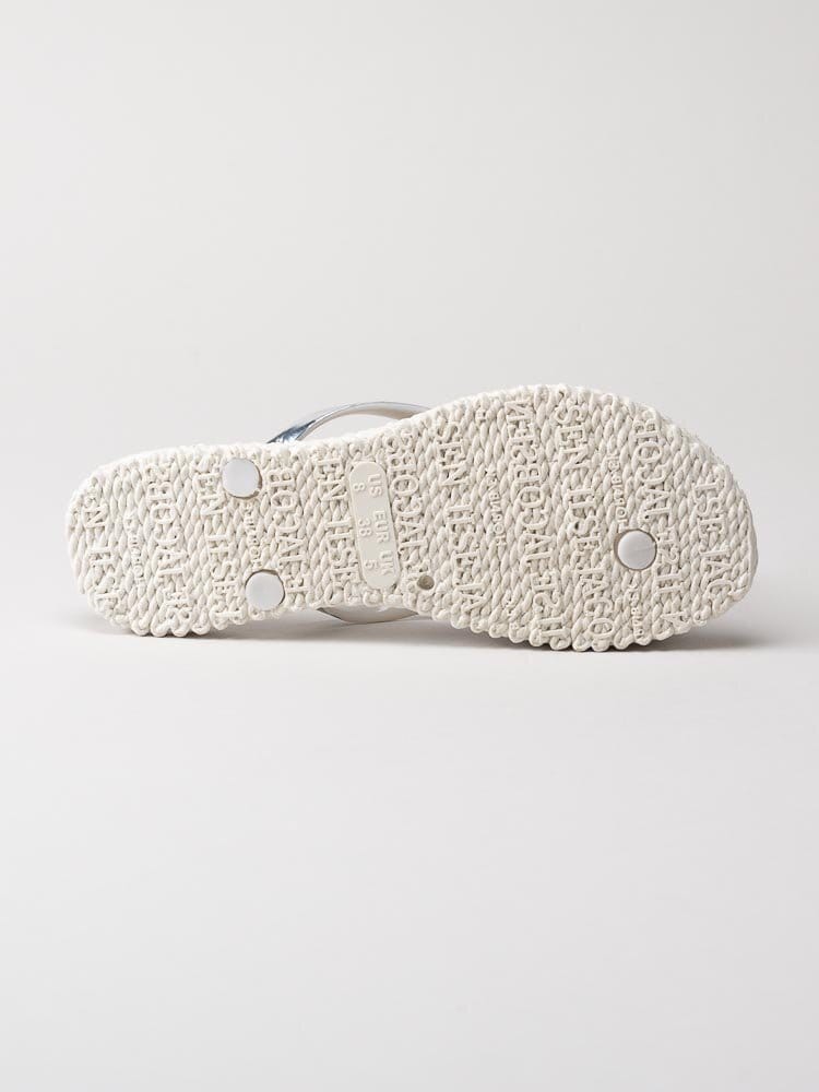 Ilse Jacobsen - Cheerful 04M - Creme vita flip flop med silverfärgade remmar