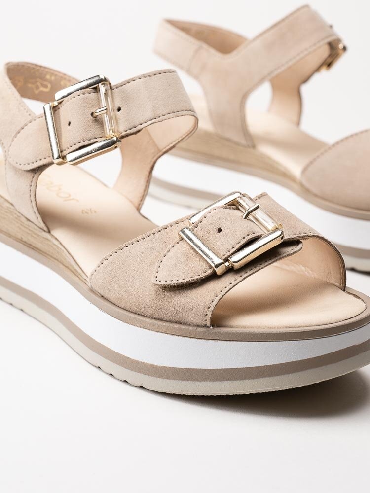 Gabor - Ljusbeige sandaletter med kilklack