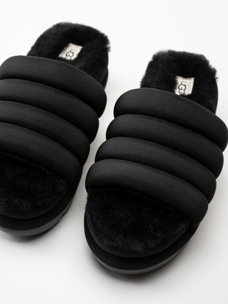 UGG - W Puft Slide - Svarta fluffiga platåsandaler