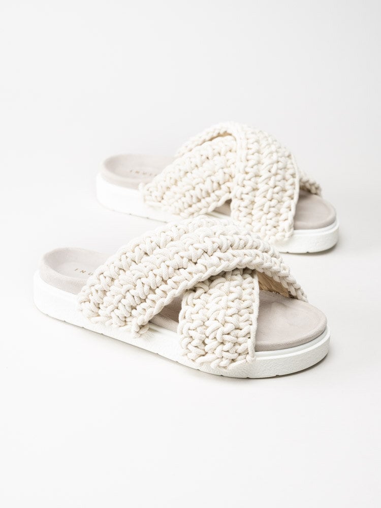 Inuikii - Woven - Vita slip in sandaler i grovt virkad textil