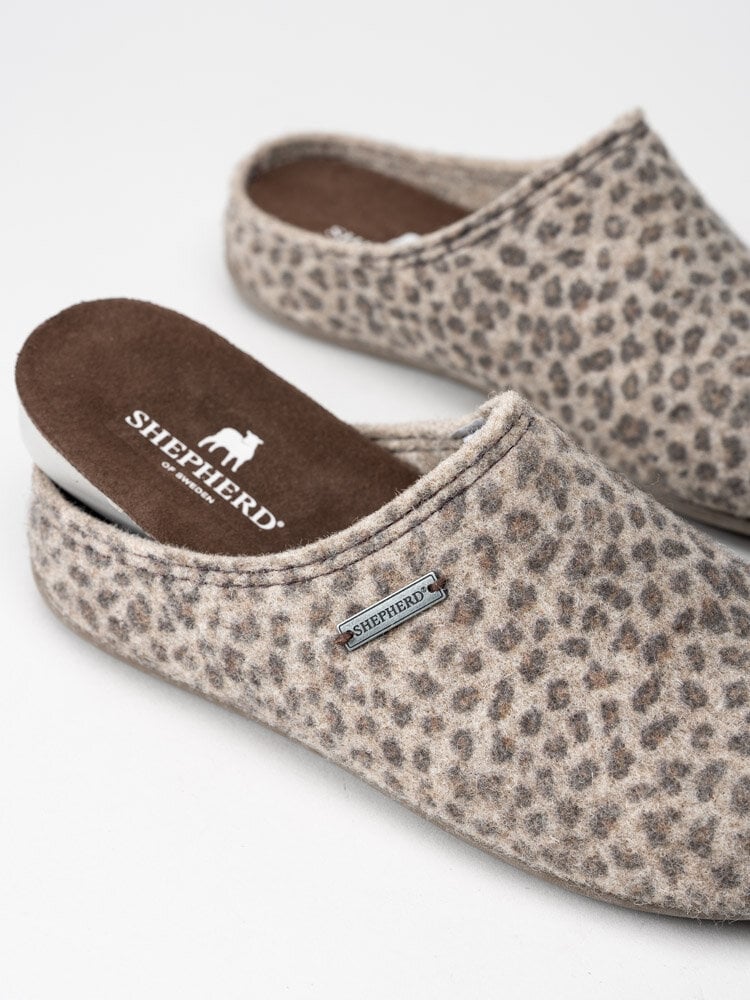 Shepherd - Cilla - Gråbeige ulltofflor med leopardmönster