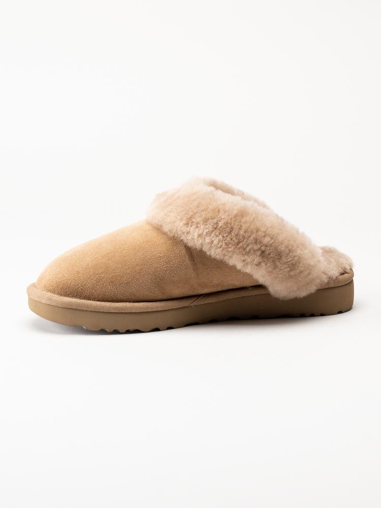 UGG - W Classic Slipper II - Ljusbruna slip in fårskinnstofflor