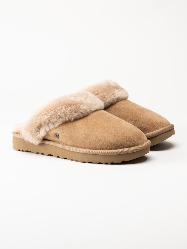 UGG - W Classic Slipper II - Ljusbruna slip in fårskinnstofflor