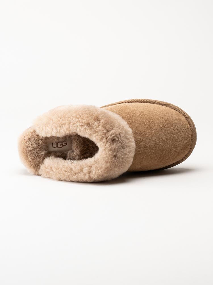 UGG - W Classic Slipper II - Ljusbruna slip in fårskinnstofflor