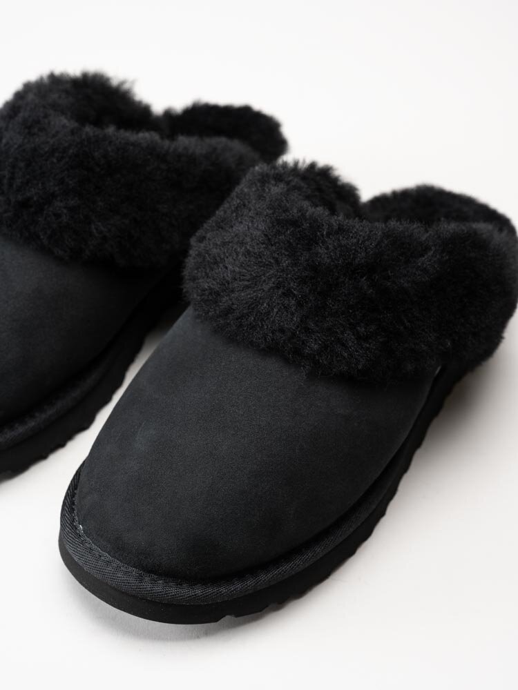 UGG - W Classic Slipper II - Svarta fårskinnsfodrade slip in tofflor